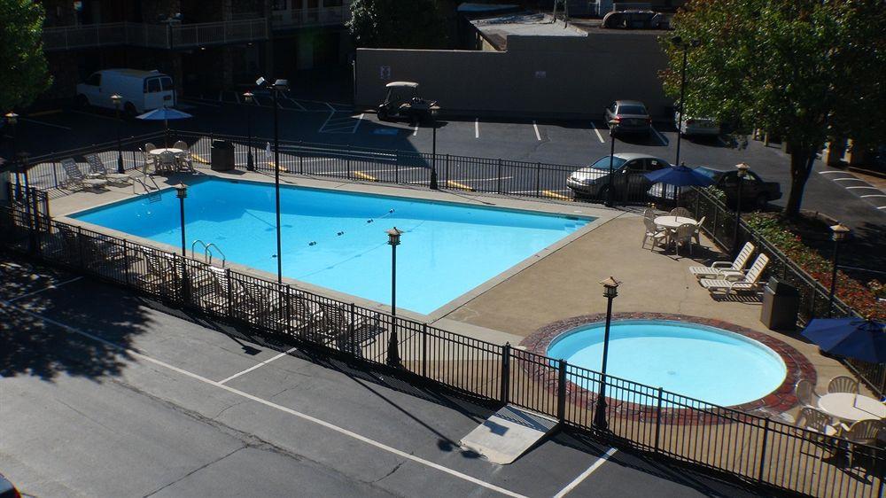 Zoders Inn And Suites Gatlinburg Exterior photo