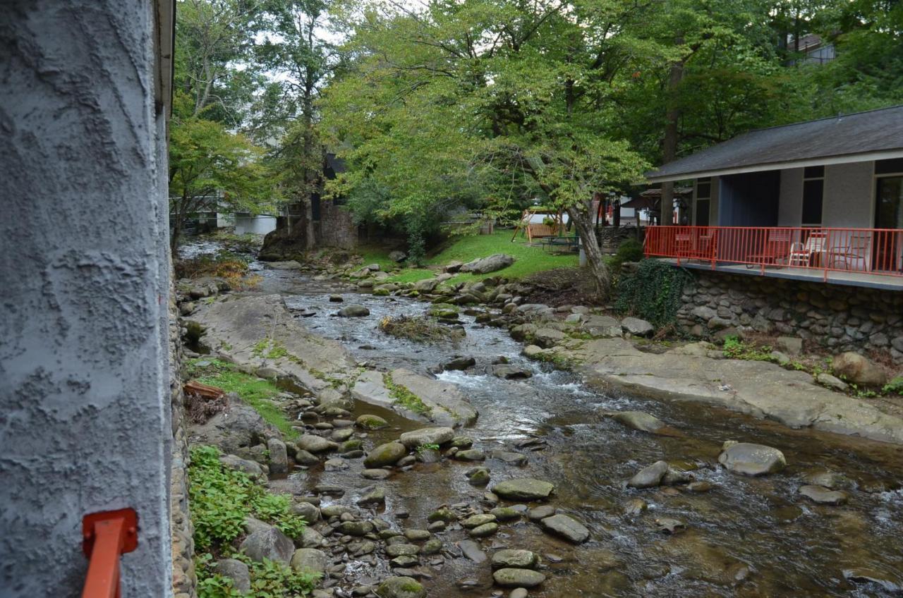 Zoders Inn And Suites Gatlinburg Room photo